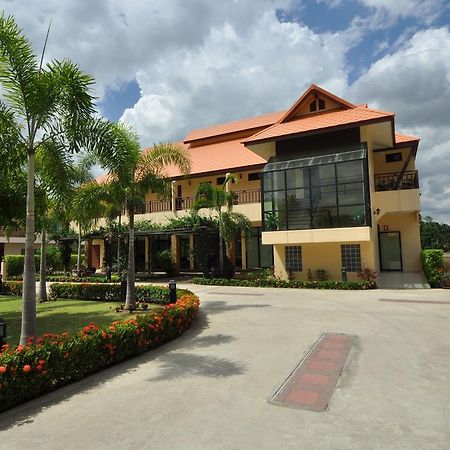 Maeklong Marina Resort Ratchaburi Екстер'єр фото