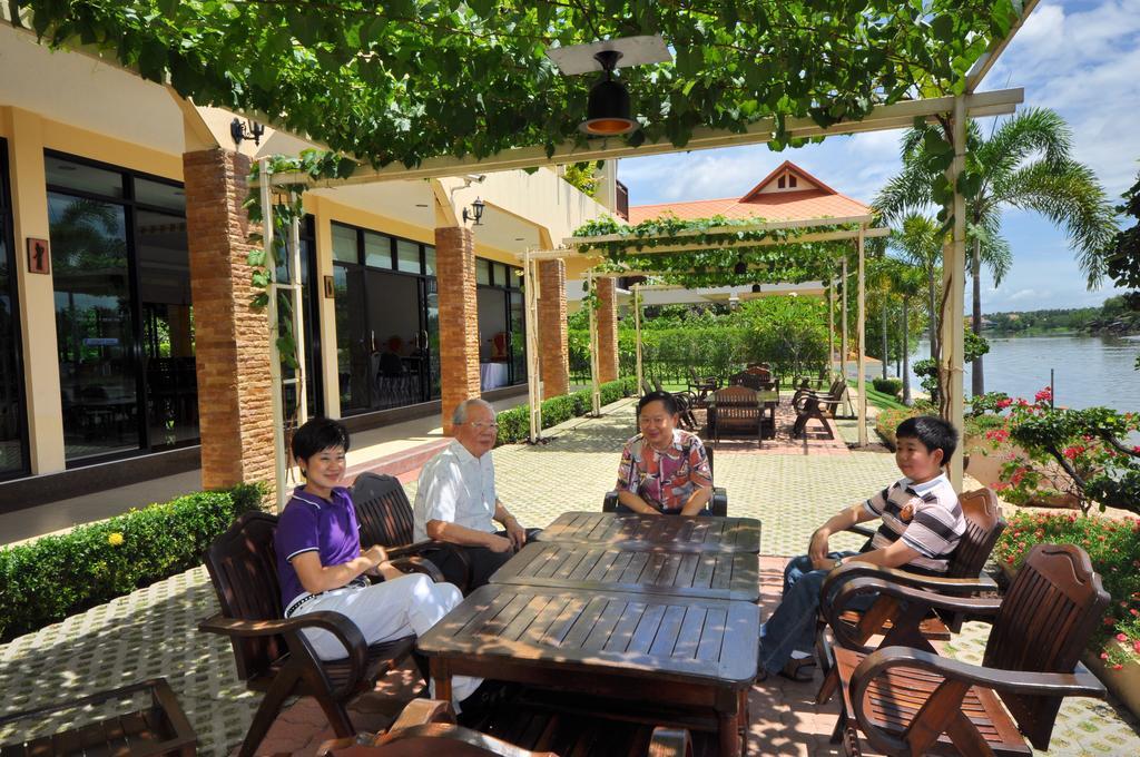 Maeklong Marina Resort Ratchaburi Екстер'єр фото